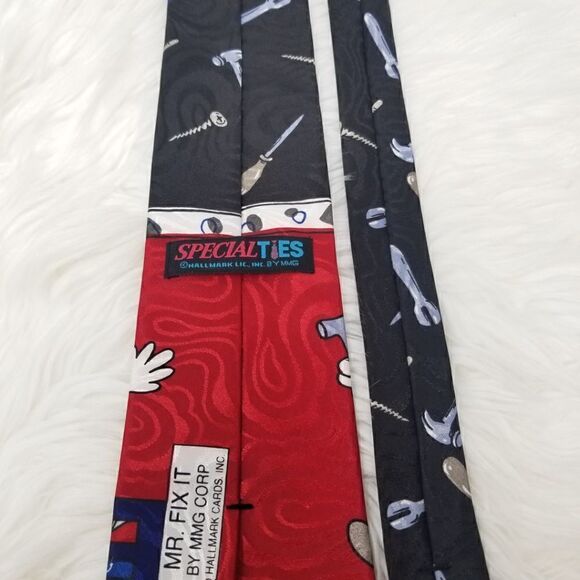 Hallmark Novelty Dog Handyman Neck Tie - Picture 4 of 5